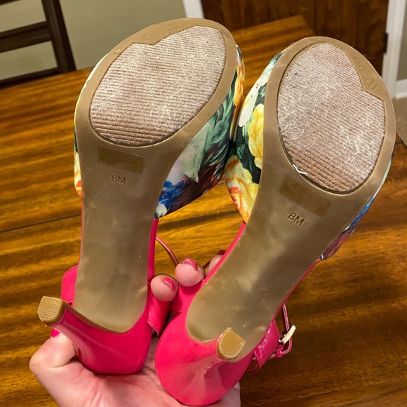 Guess Tropical Pink Floral 4 inch Heels - Picture 4 of 6